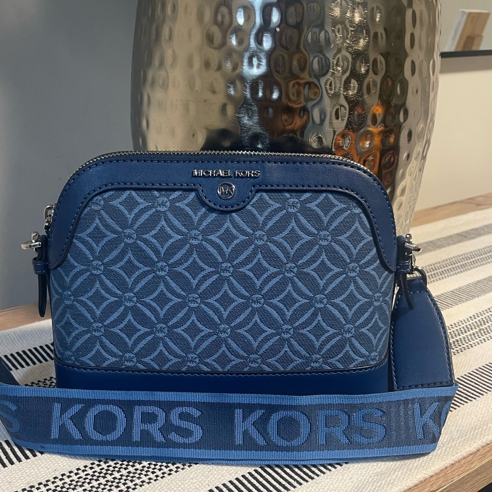 Michael Kors Jet Set Charm Blue Dome Crossbody - Picture 5 of 9